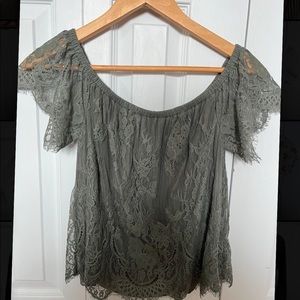 AE Off the shoulder Top